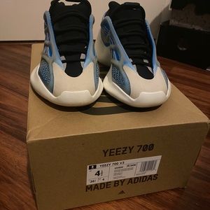 Adidas Yeezy 700 V3 Azareth